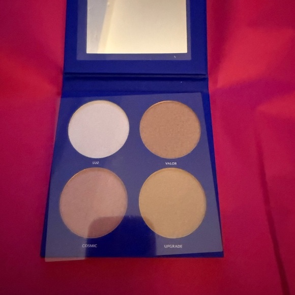 Treslúce Beauty Lucete Glow Highlighter Palette - Blue - Picture 2 of 3